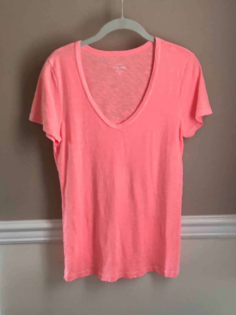 J. CREW Woman's Vintage Cotton Tee Shirt Size M in color Neon Coral